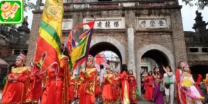 Lễ hội chùa Hương thu hút du khách cầu bình an sức khỏe